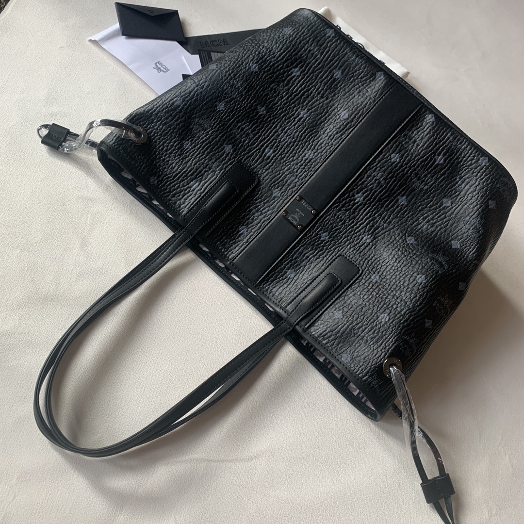 Miu Miu 中号 ［ ］
