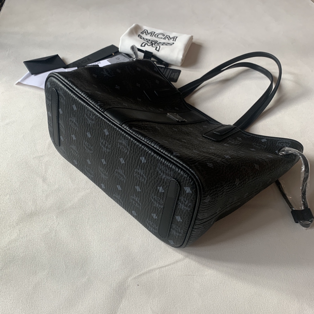 Miu Miu 中号 ［ ］