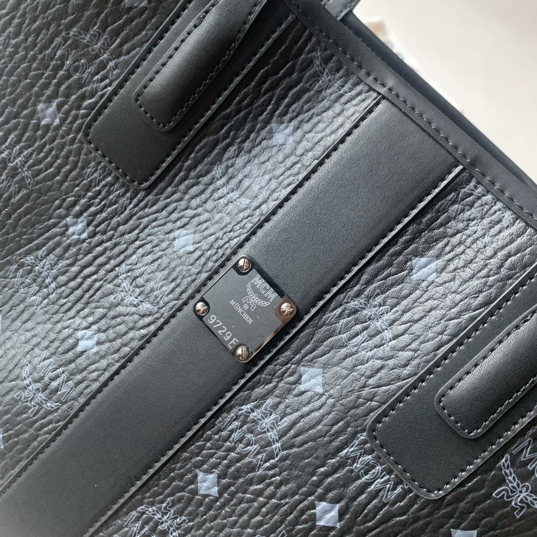 Miu Miu 中号 ［ ］