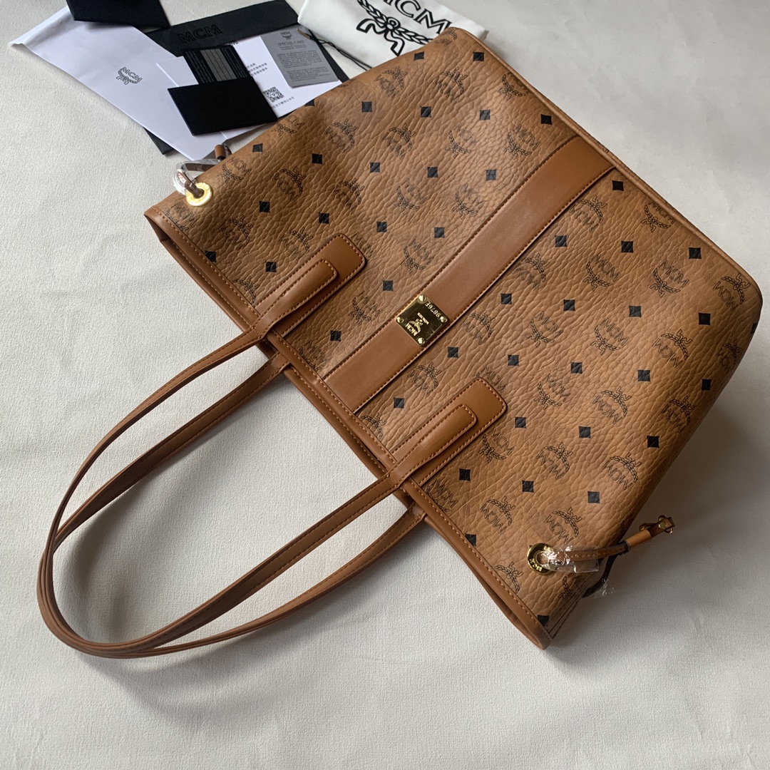 Miu Miu 中号 ［ ］