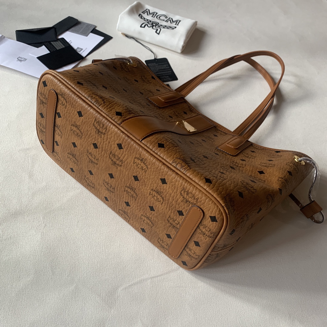 Miu Miu 中号 ［ ］