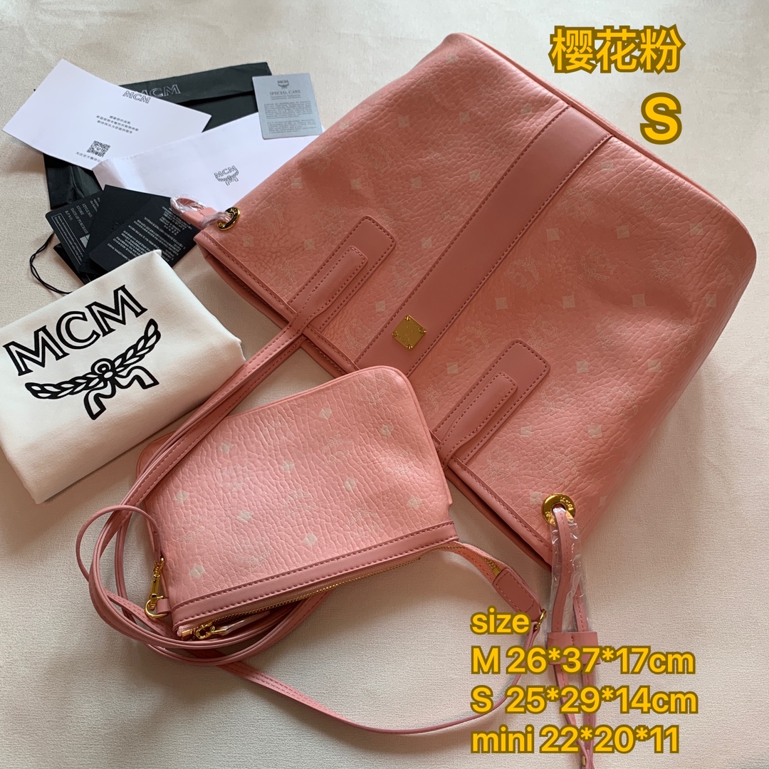 MCM MCM新款母子包 现在有三个尺寸哦 迷你很Q 中号容量很好可通勤可做妈咪包哦 有四个颜色可以搭配