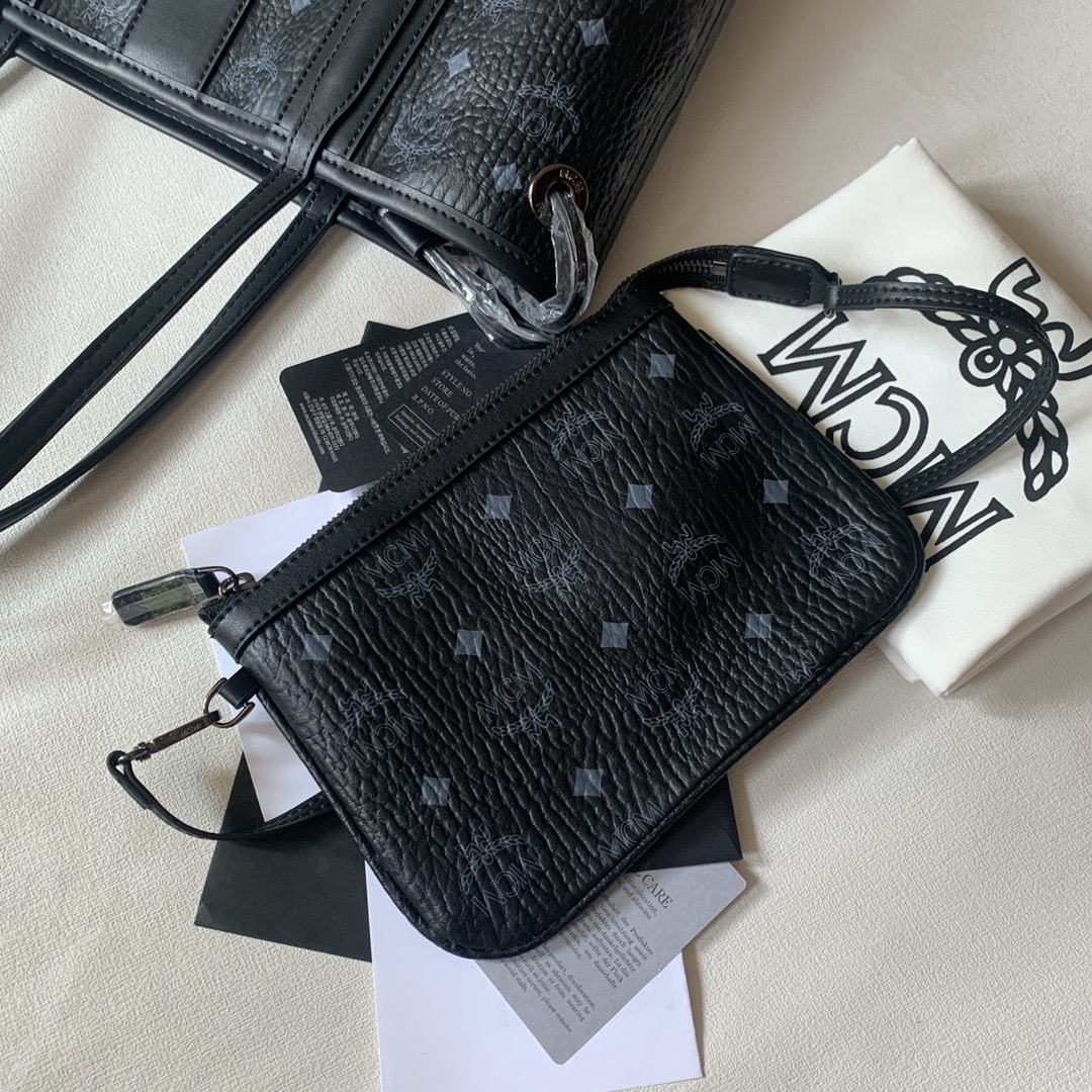 MCM MCM新款母子包 现在有三个尺寸哦 迷你很Q 中号容量很好可通勤可做妈咪包哦 有四个颜色可以搭配