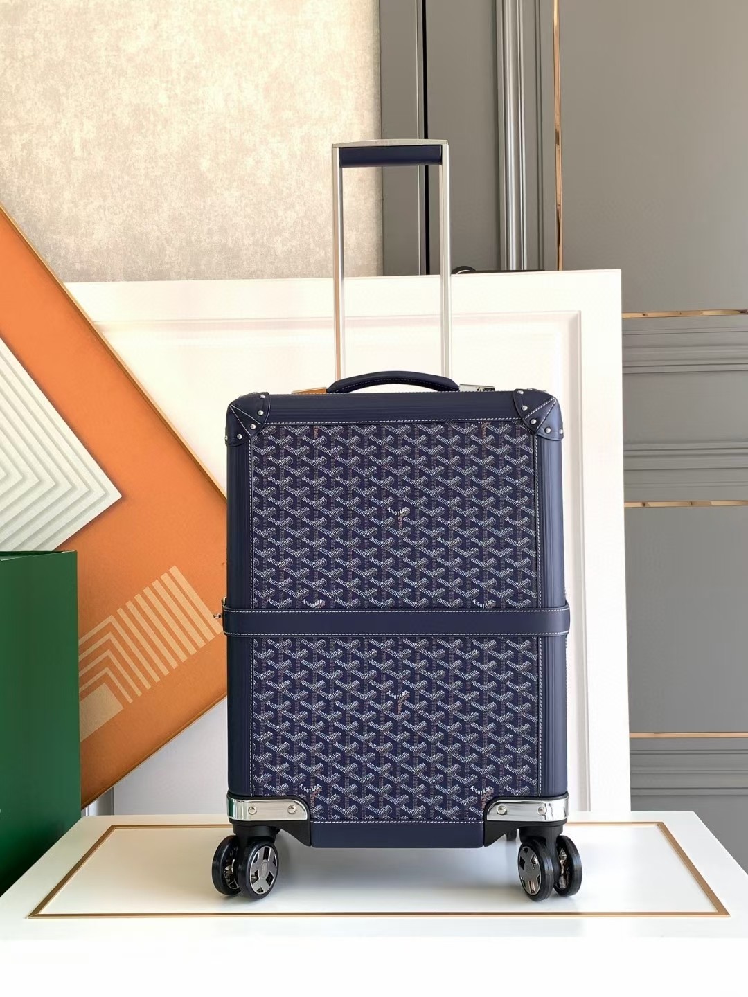 NO:269972,G0YARD Goya 20-inch boarding case is fully handmade and carefully crafted!  One of the most expensive suitcases in the world, the best of the best!  The counter 6W  is specially tailored for exquisite people, with very few quantity!  size36/24/50CM Weight 5.8kg Pure handmade, crafts level~,19860909G0YARD戈雅20寸登机箱 全手工精心打造！世界上最昂贵行李箱之一,精品中的精品！专柜 6W 专为精致人士量身订制,数量极少！ size36/24/50CM 重量5.8kg 纯手工打造、工艺品级别～,,luggage