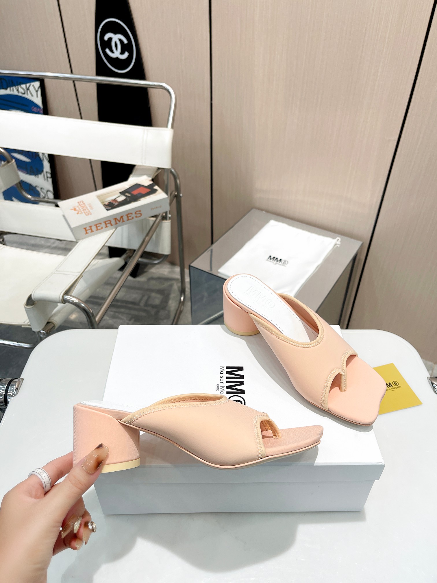 p240 ¡Ligera marca de lujo Maison Margiela Maison Margiela 23 primavera y verano mm6 tacón redondo e