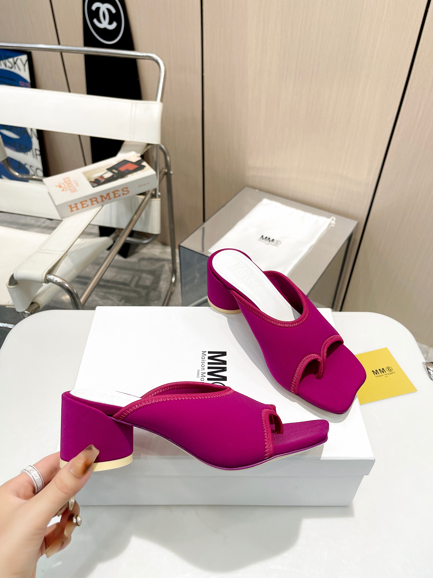 p240 ¡Ligera marca de lujo Maison Margiela Maison Margiela 23 primavera y verano mm6 tacón redondo e