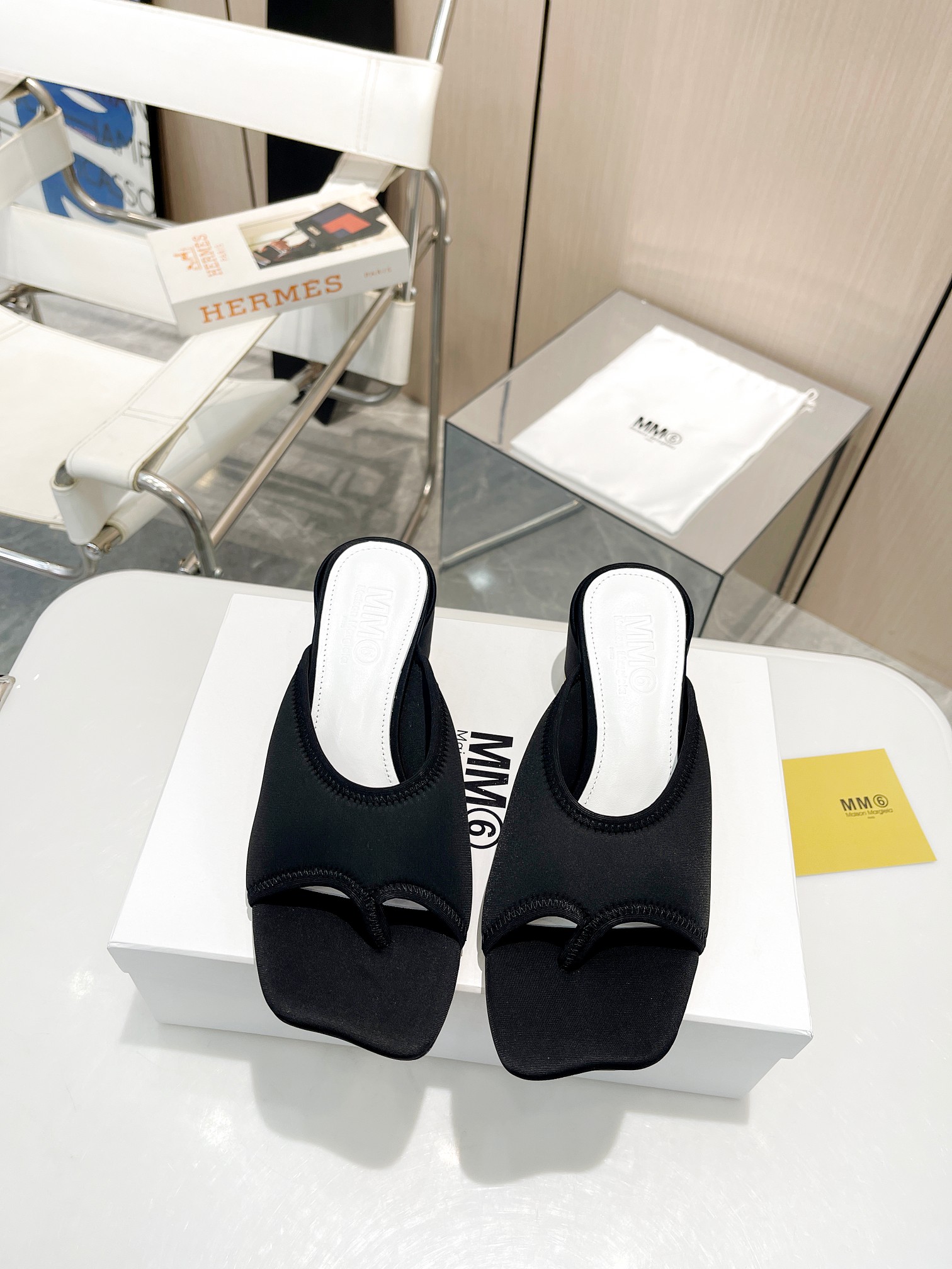 p240 ¡Ligera marca de lujo Maison Margiela Maison Margiela 23 primavera y verano mm6 tacón redondo e