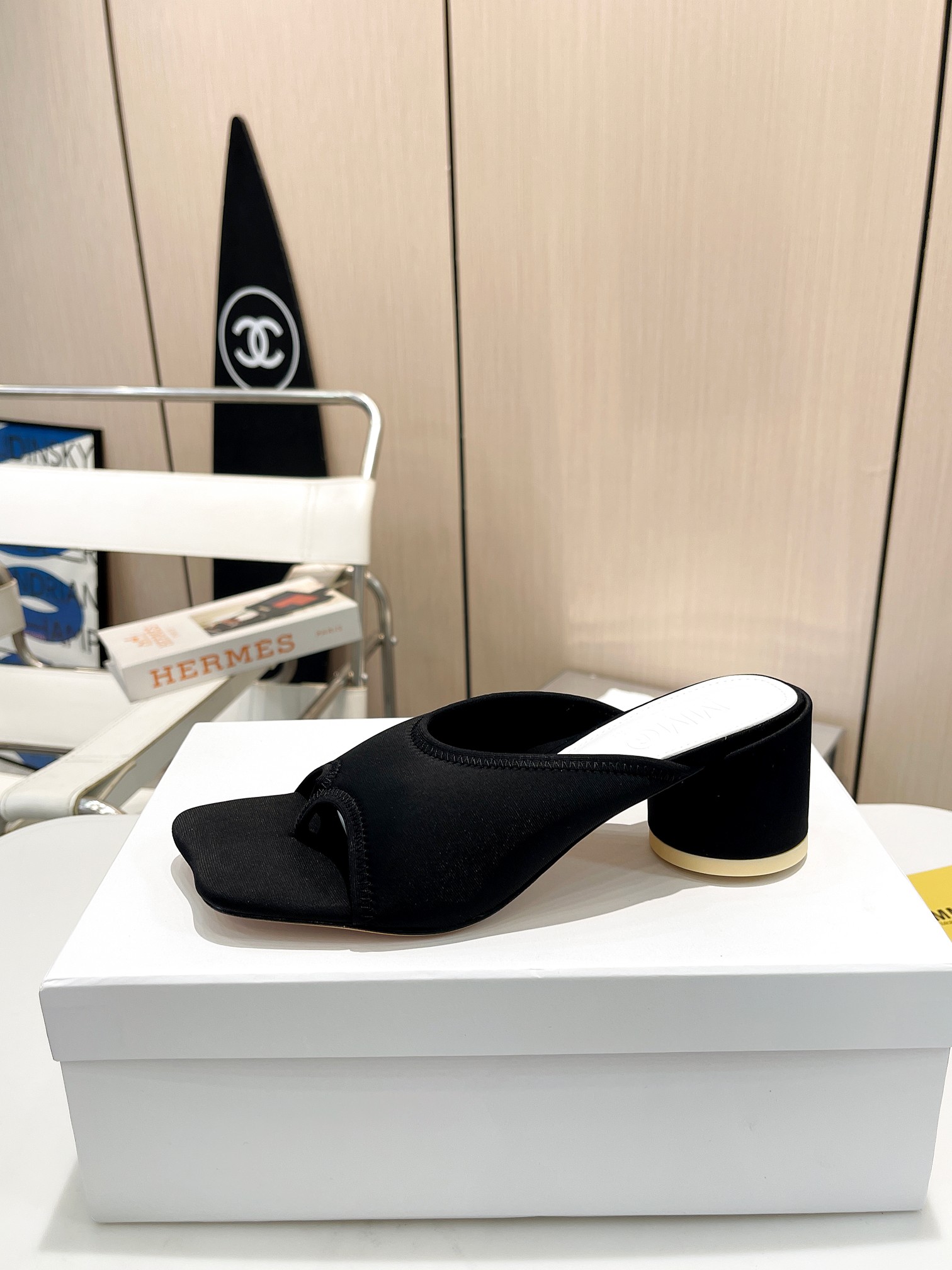 p240 ¡Ligera marca de lujo Maison Margiela Maison Margiela 23 primavera y verano mm6 tacón redondo e