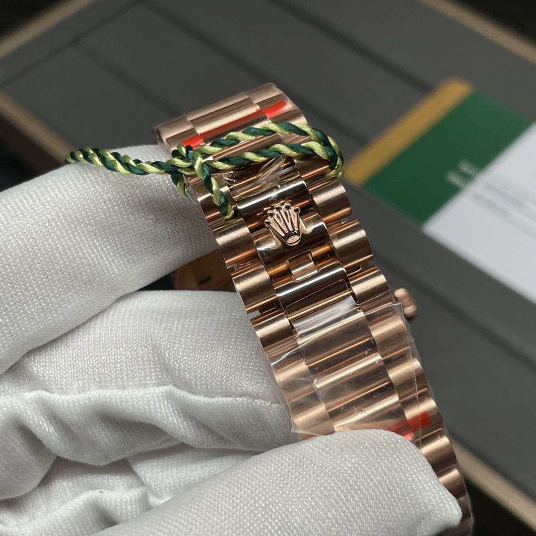 Rolex 星期日历型 40mm