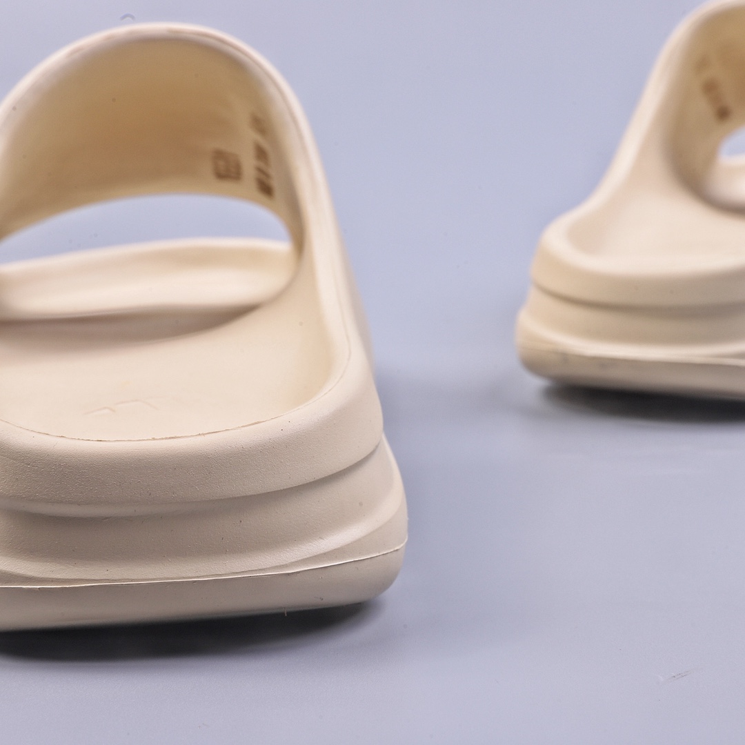 YEEZY SLIDE Coconut Slippers ”FW6345 Bone White” comes from the same company's EVA particle environmentally friendly plastic