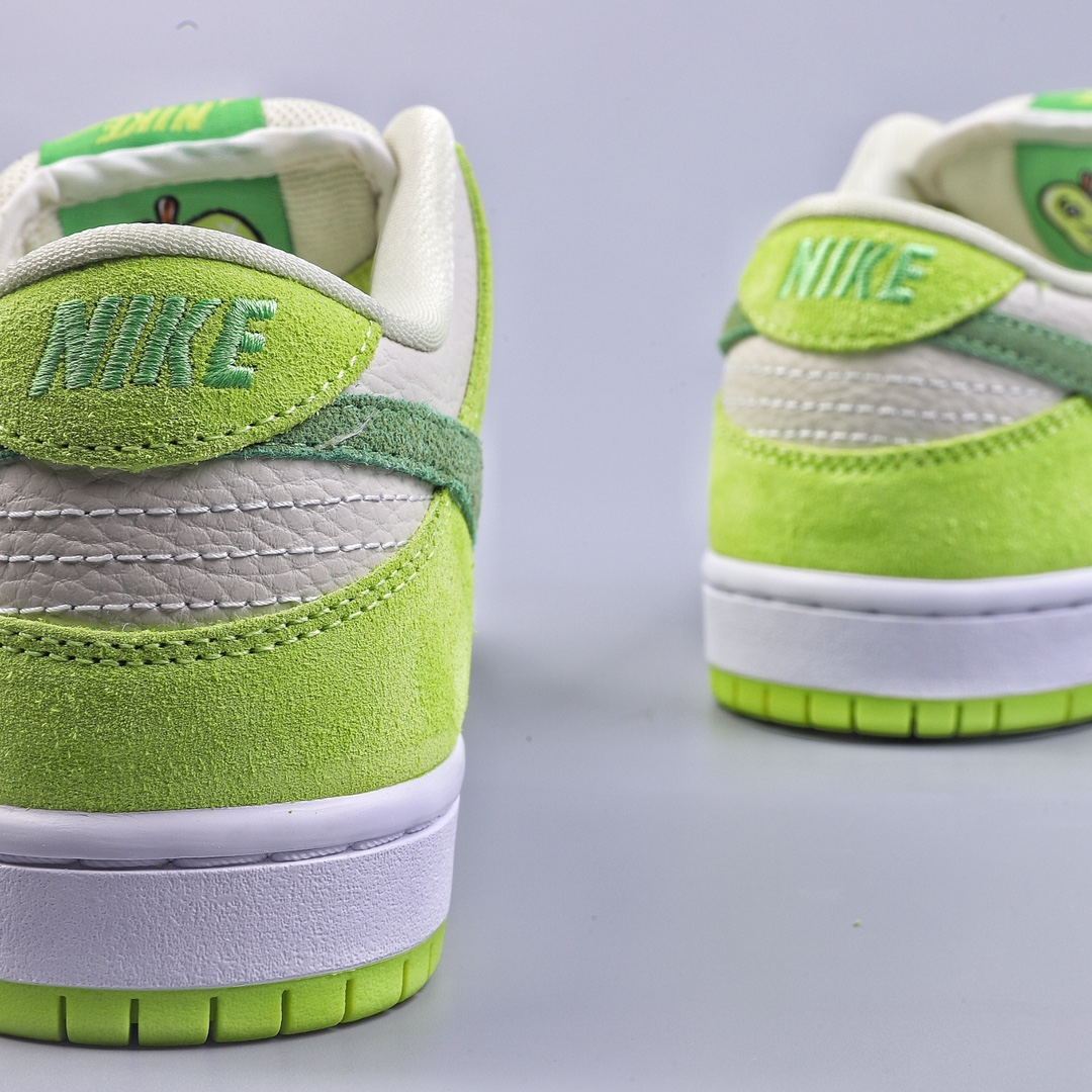 A Nike SB Dunk Low white green green apple exclusive original aviation aluminum grinding tool polished outsole DM0807-300