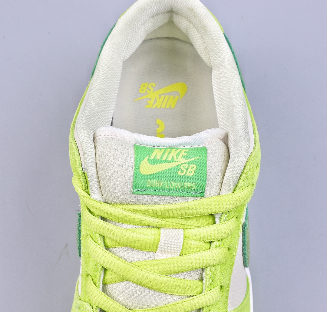 A Nike SB Dunk Low white green green apple exclusive original aviation aluminum grinding tool polished outsole DM0807-300