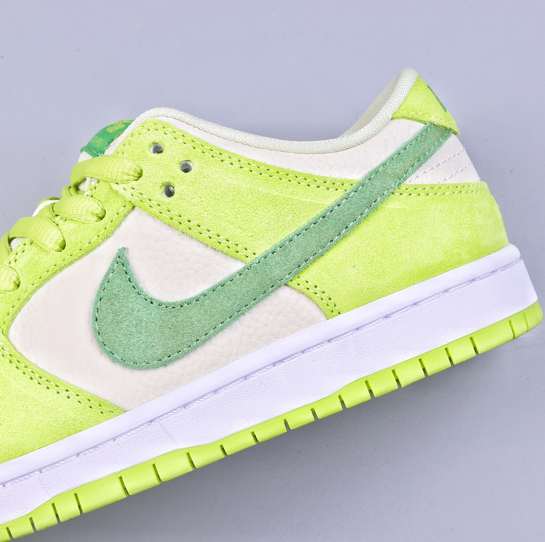 A Nike SB Dunk Low white green green apple exclusive original aviation aluminum grinding tool polished outsole DM0807-300