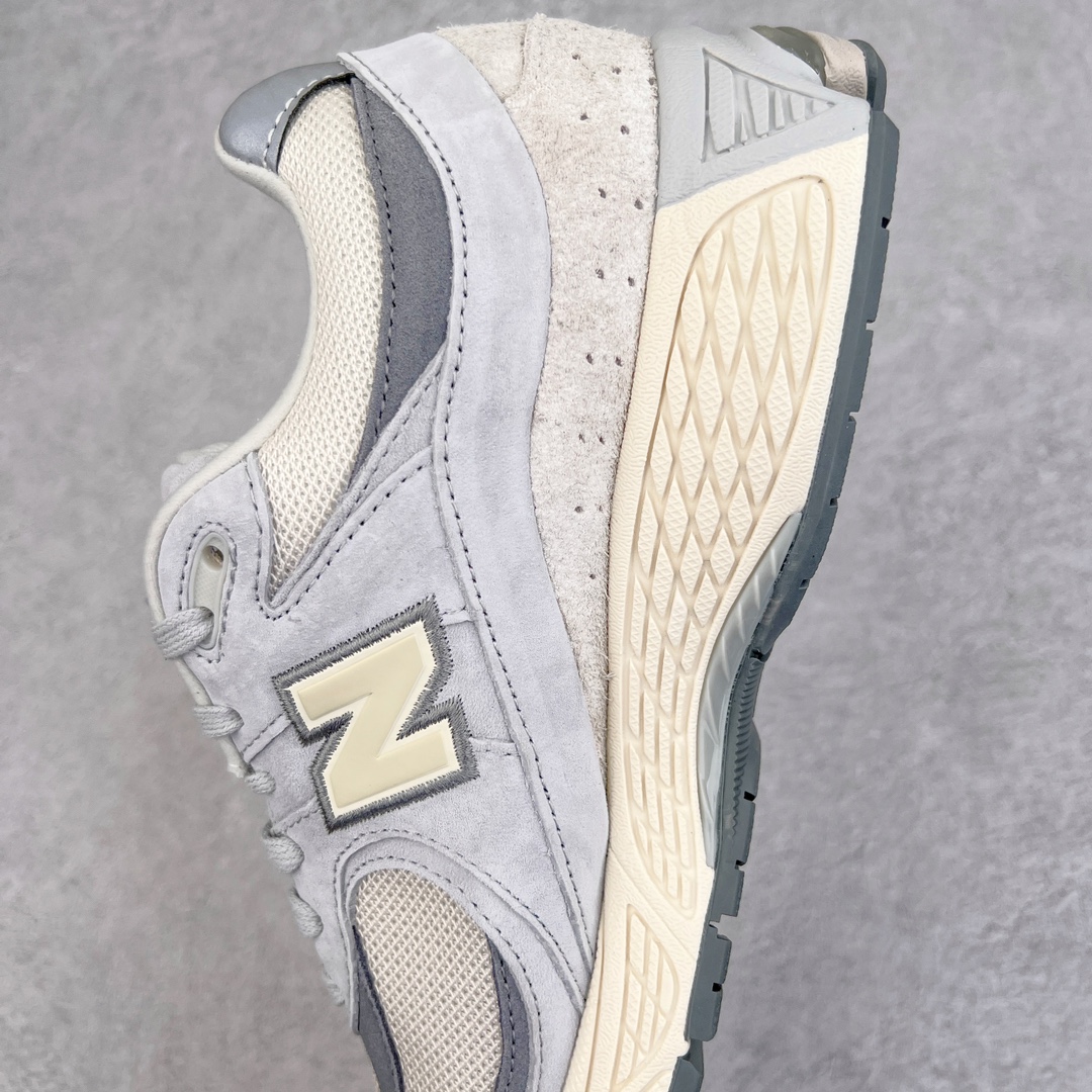 图片[7]-💰240 ＃M纯原 新百伦NB New Balance M2002RLN 浅米灰色 CNY限定 全套原楦原纸板原厂数据开发 原厂网纱 原装进口翻毛皮料正确绒感卡色 正确中底拉帮中底网布细节 一比一手工擦旧效果 冲裁组合 匠心打造 耗时两个月开发完成 工艺极其复杂难度可想而知 新开独立私模大底 全网唯一正确做旧组合大底 高端零售专供产物 尺码：36 37 37.5 38 38.5 39.5 40 40.5 41.5 42 42.5 43 44 44.5 45 45.5 46.5 47 编码：by3936010-运动鞋