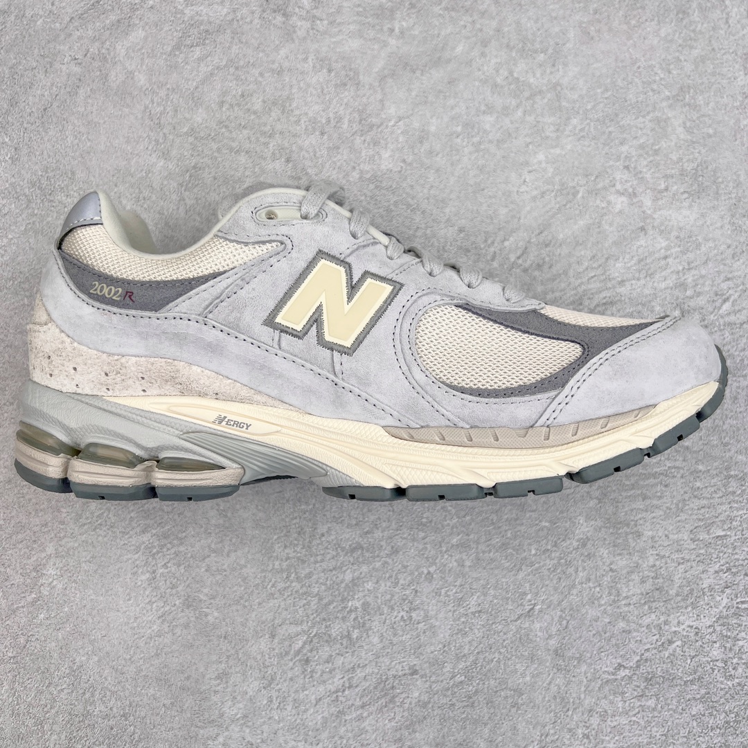 💰240 ＃M纯原 新百伦NB New Balance M2002RLN 浅米灰色 CNY限定 全套原楦原纸板原厂数据开发 原厂网纱 原装进口翻毛皮料正确绒感卡色 正确中底拉帮中底网布细节 一比一手工擦旧效果 冲裁组合 匠心打造 耗时两个月开发完成 工艺极其复杂难度可想而知 新开独立私模大底 全网唯一正确做旧组合大底 高端零售专供产物 尺码：36 37 37.5 38 38.5 39.5 40 40.5 41.5 42 42.5 43 44 44.5 45 45.5 46.5 47 编码：by3936010-运动鞋