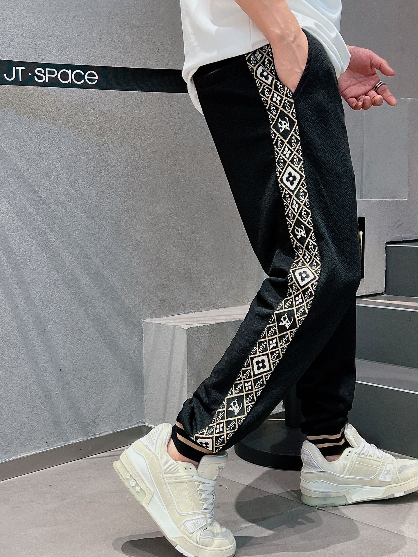路易威登 Louis Vuitton 高定典藏名品高定成衣时装外套连衣裙衬衫T恤 #683340F7 7