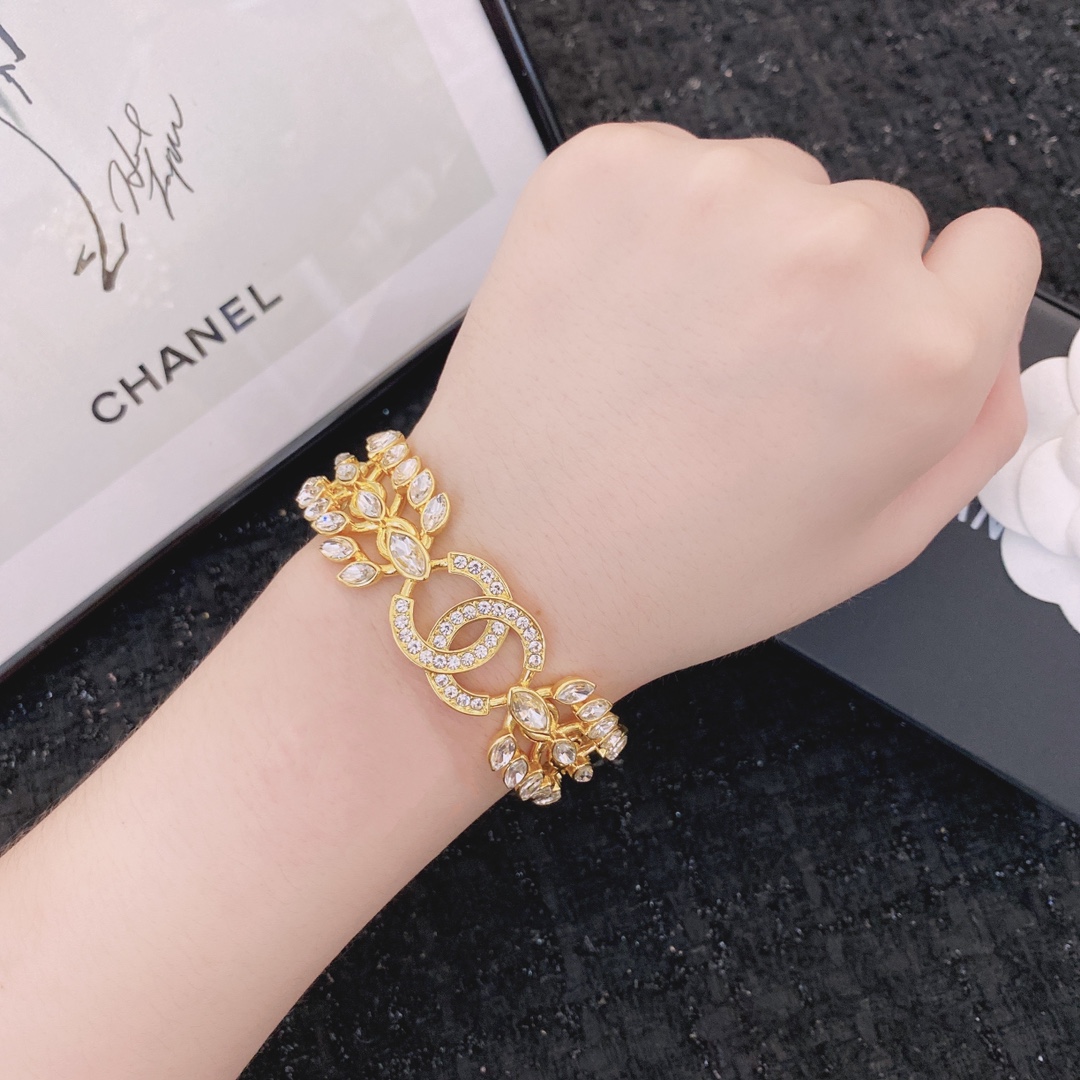 编码H501 🛍香奈儿手镯热销款火爆上新🆕🆕🆕一致专柜🆕😎CHAN 22 复古黄金麦穗手镯🤑施华洛世水钻