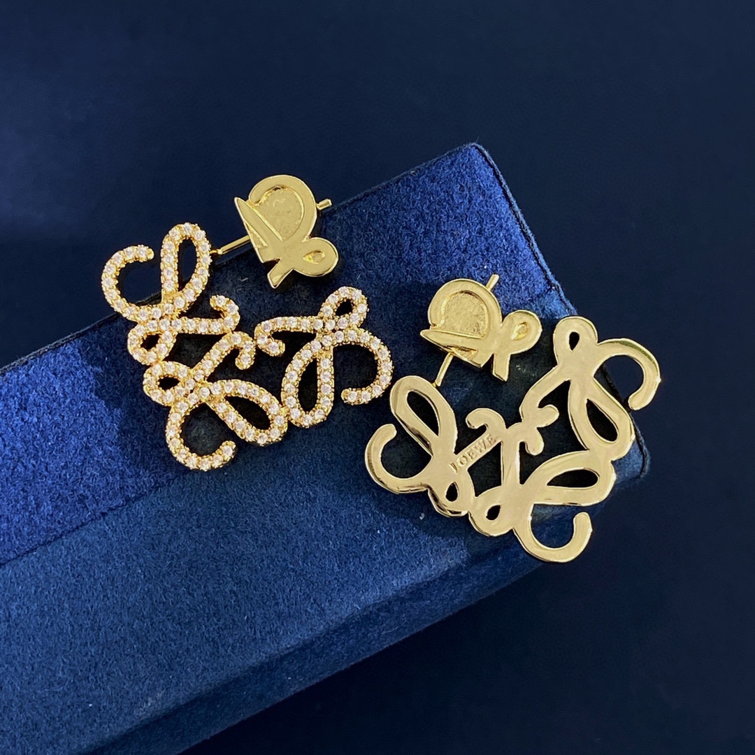 耳钉LE92LOEWE罗意威满钻耳钉颜色银色金色尺寸约直径2.2cm*厚0.4cm