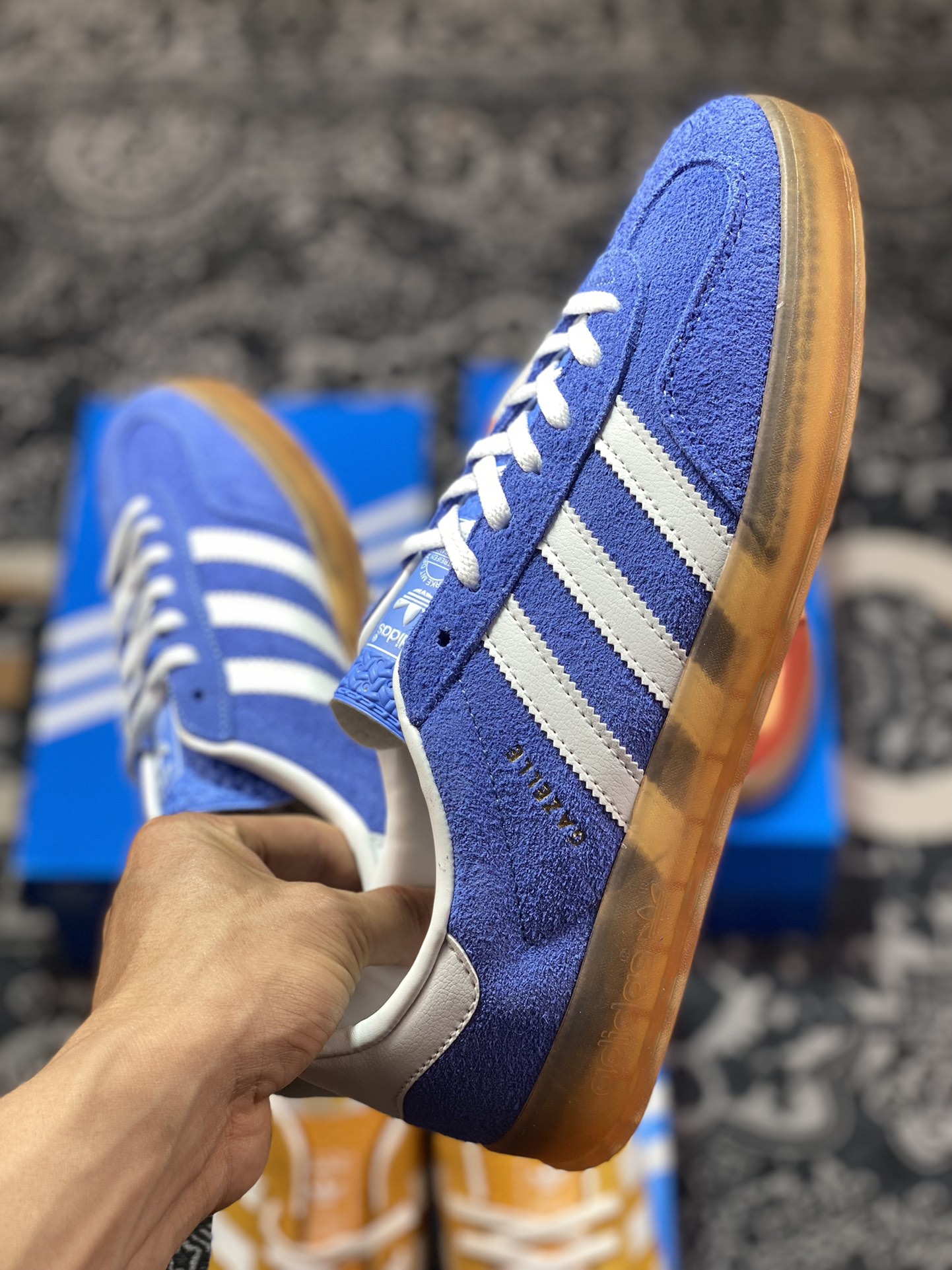 Adidas Originals Gazelle Indoor blue and white clover retro casual sports sneakers HQ8717