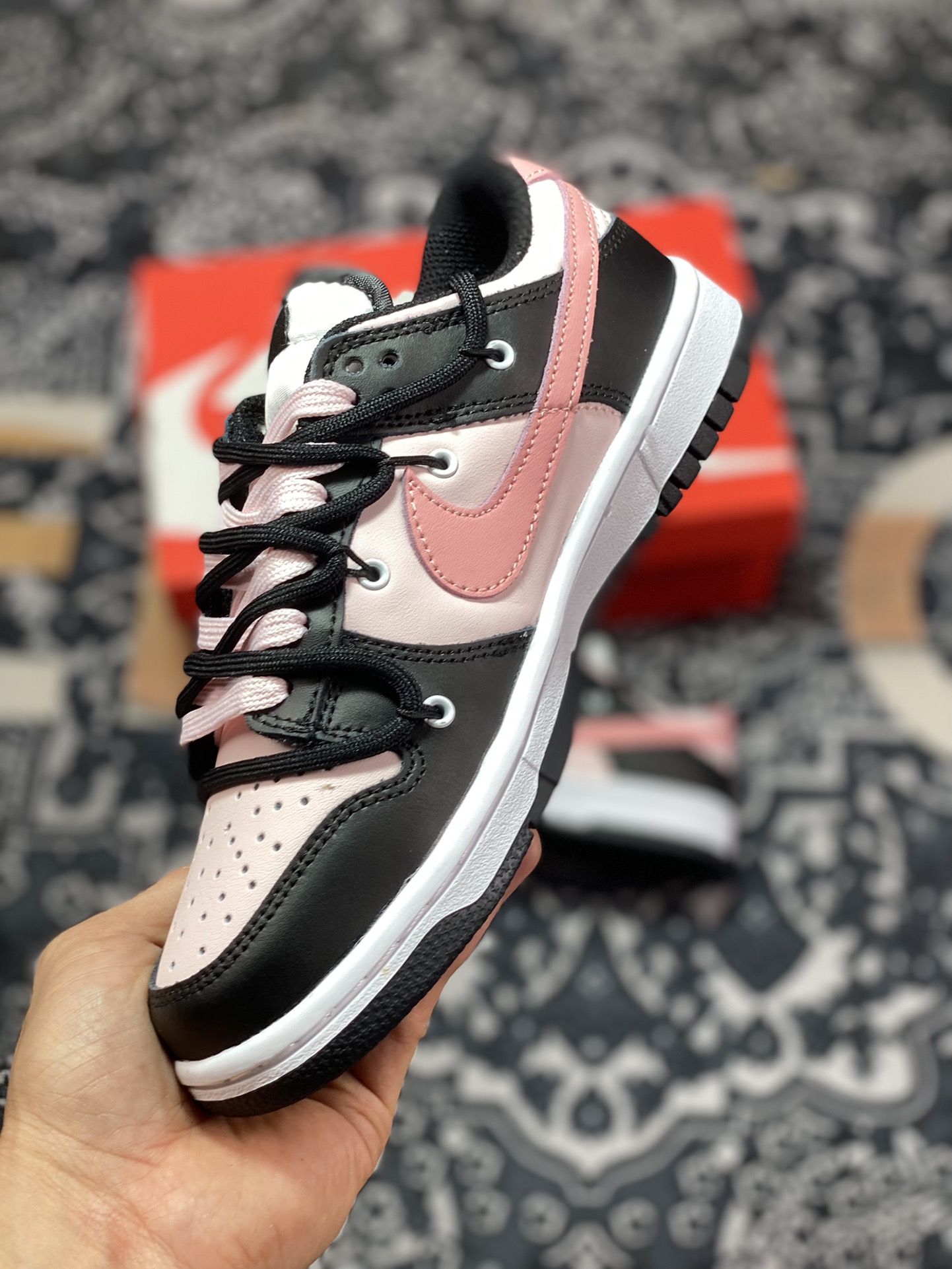 Nike Dunk SB Low Black Pink CW1590-100