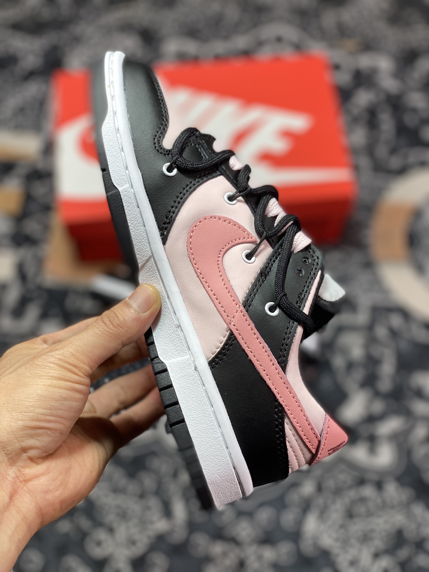 Nike Dunk SB Low Black Pink CW1590-100