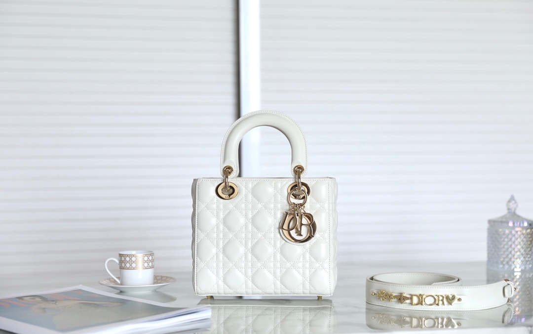 Best Capucines Replica
 Dior Bags Handbags White Sheepskin Lady