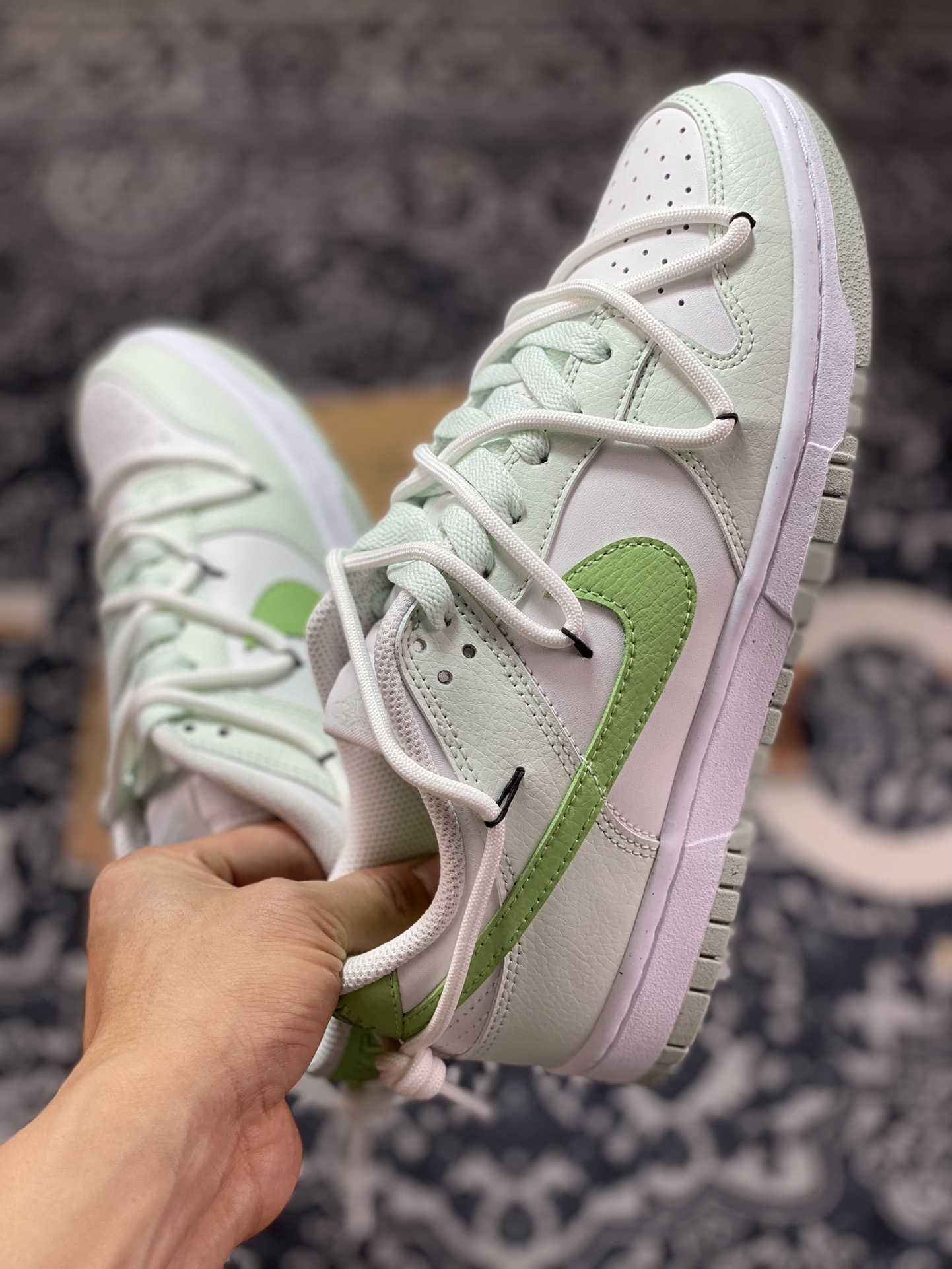 NIKE SB Dunk Low white and green straps DN1431-102