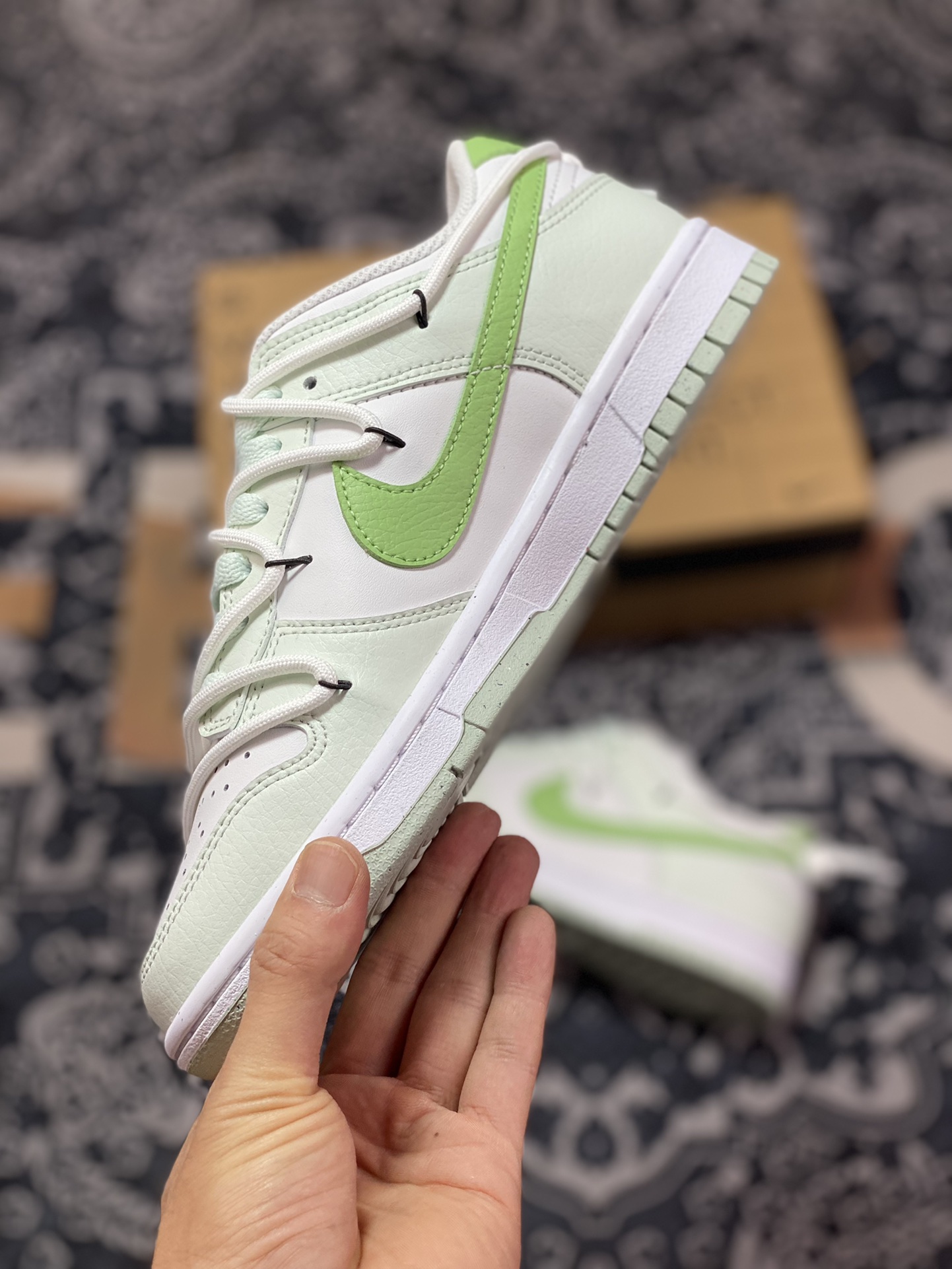 NIKE SB Dunk Low white and green straps DN1431-102