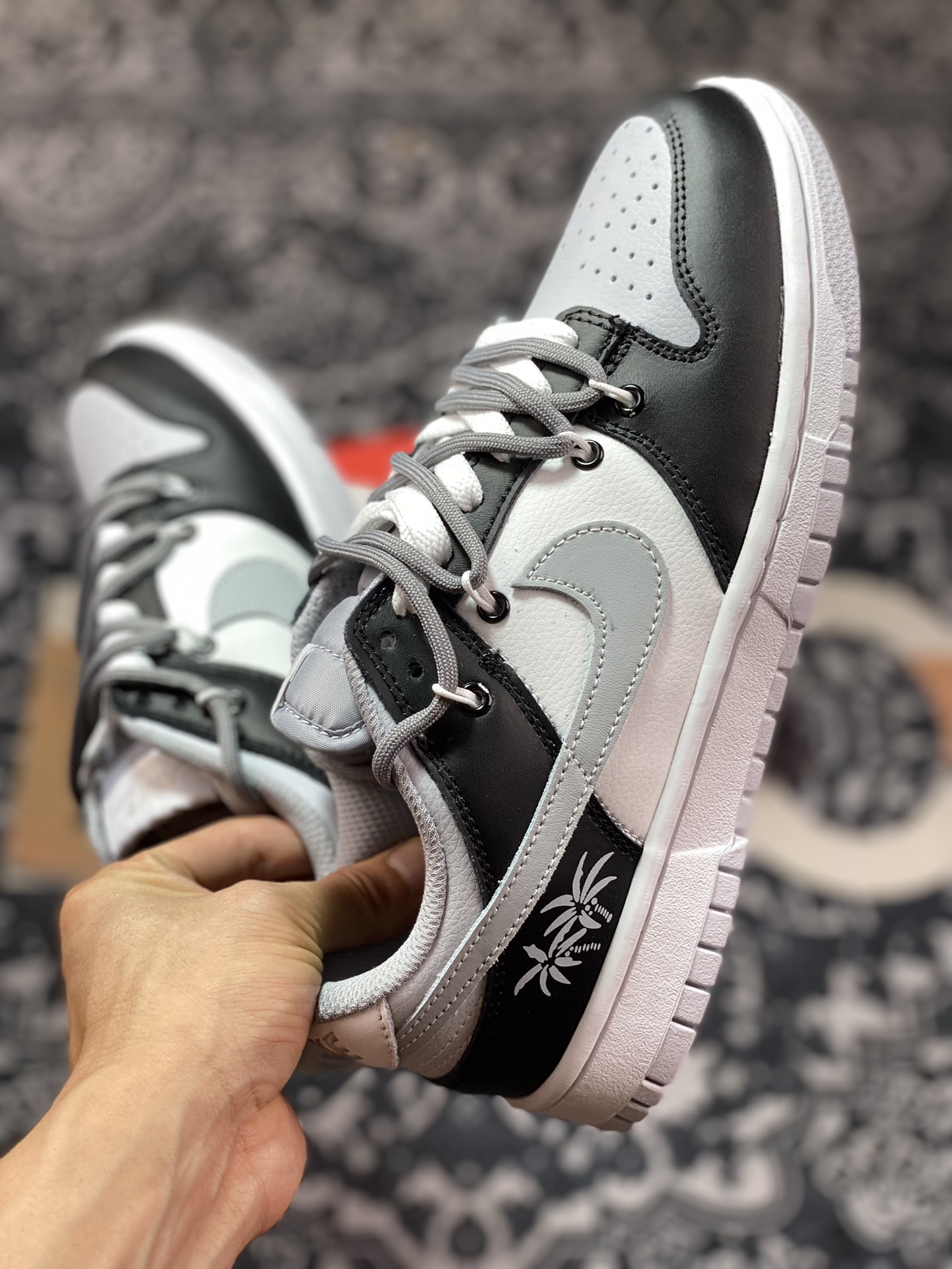 NIKE SB Dunk Low black, white and gray straps DZ6188-003