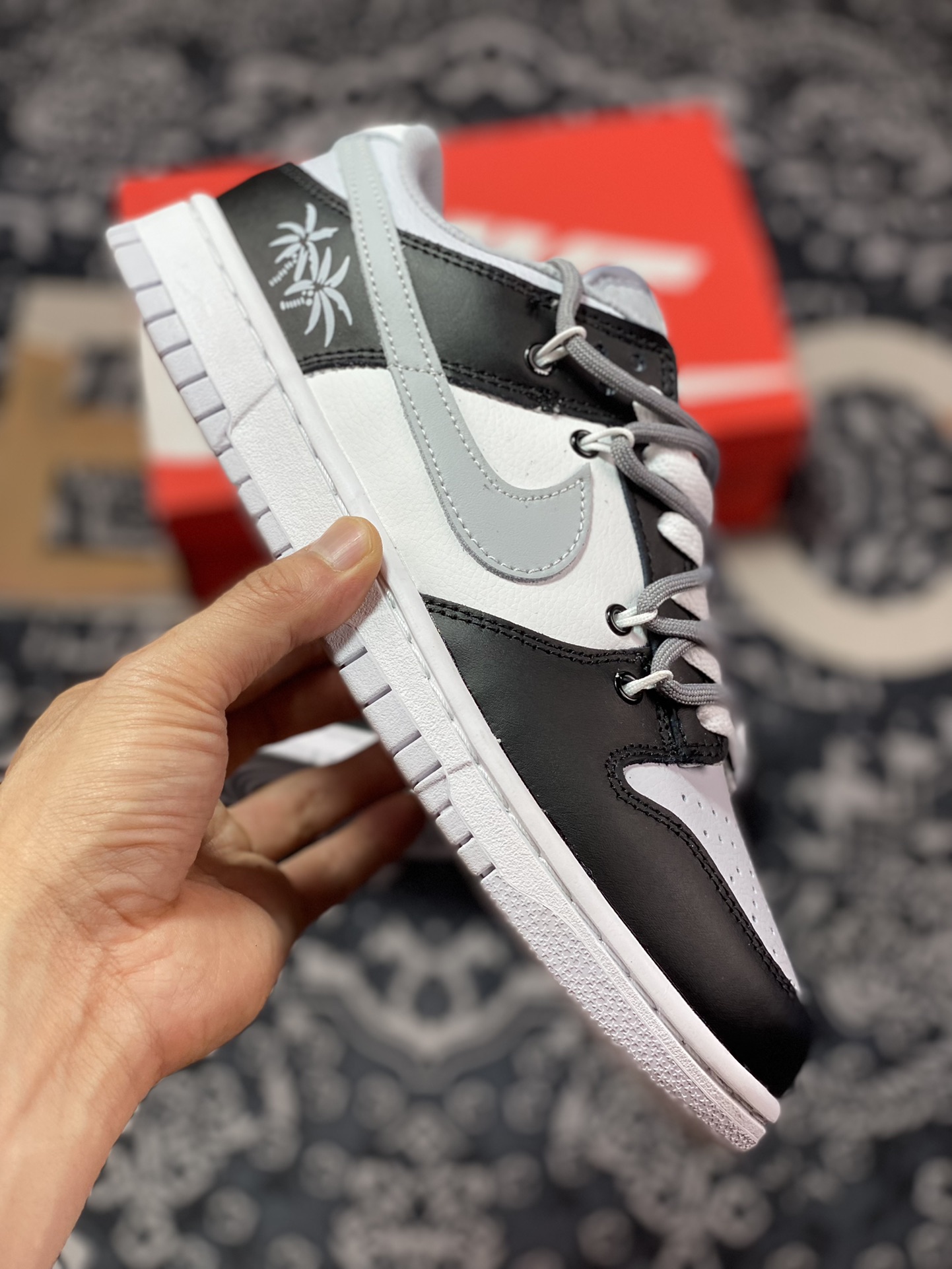 NIKE SB Dunk Low black, white and gray straps DZ6188-003