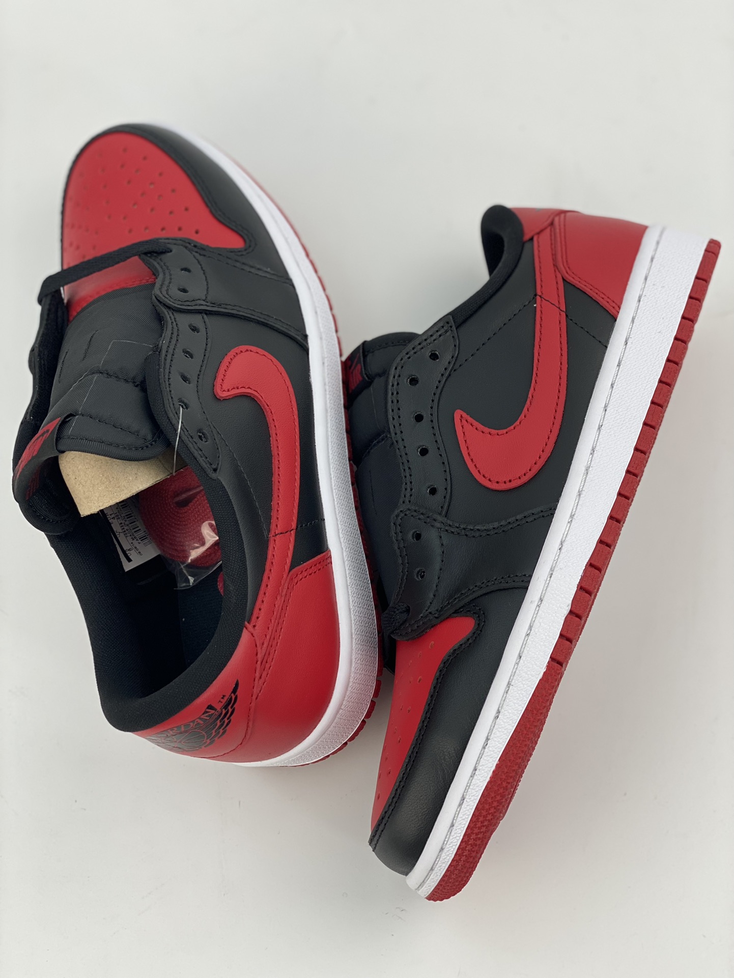 Air Jordan 1 Low OG ”Bred” Black and Red Forbidden Wear Pure Original Series 705329-001