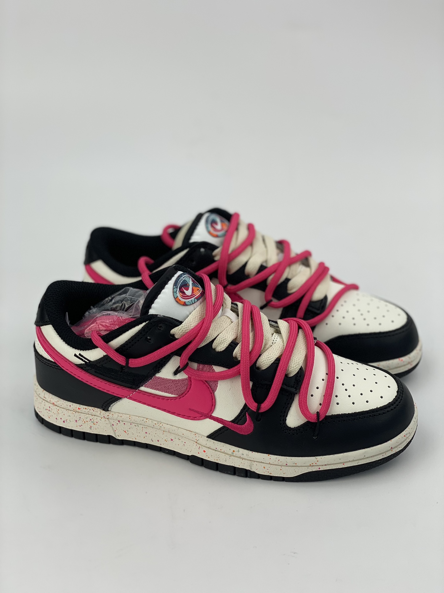 Nike SB Dunk Low black, white and purple vibrant three-hook deconstructed drawstring laces FD4623-131