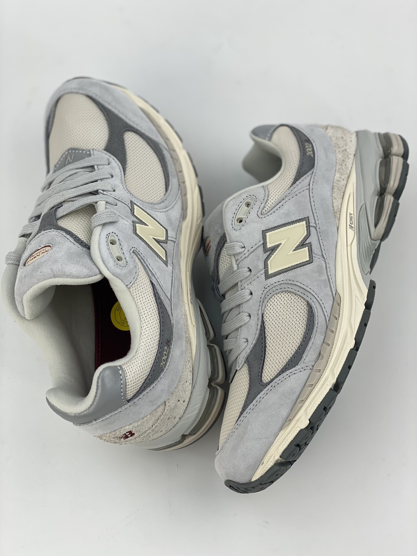 260 New Balance Refined Future 经典浅米灰 2002系列  M2002RLN