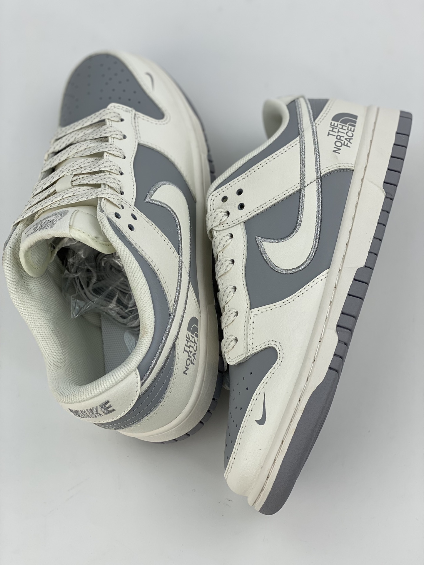 Nike SB Dunk Low The North Face Ice Silver XD1688-005
