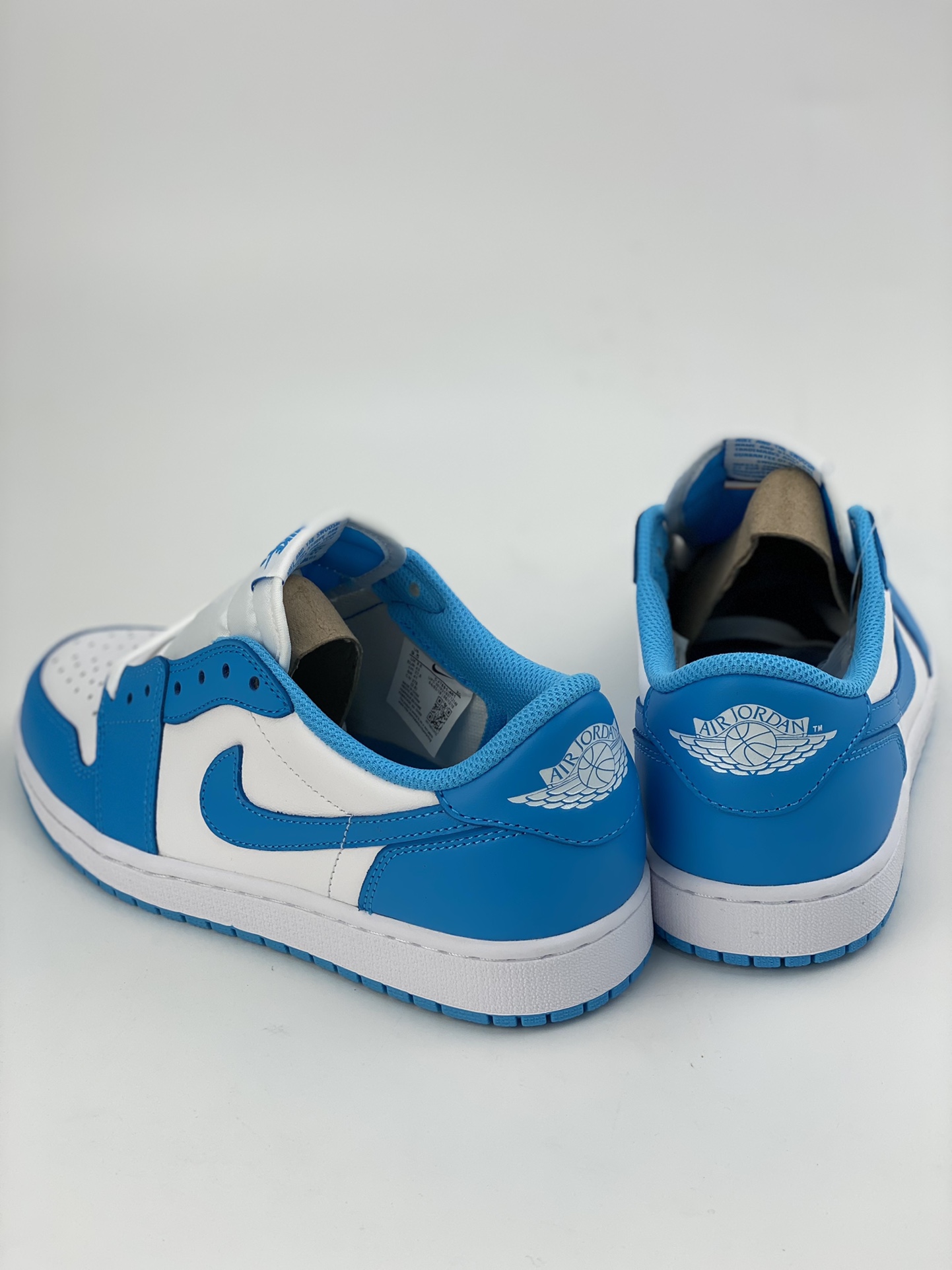 Air Jordan 1 Low ”Carolina Blue” North Carolina Blue Pure Original Series CJ7891-401