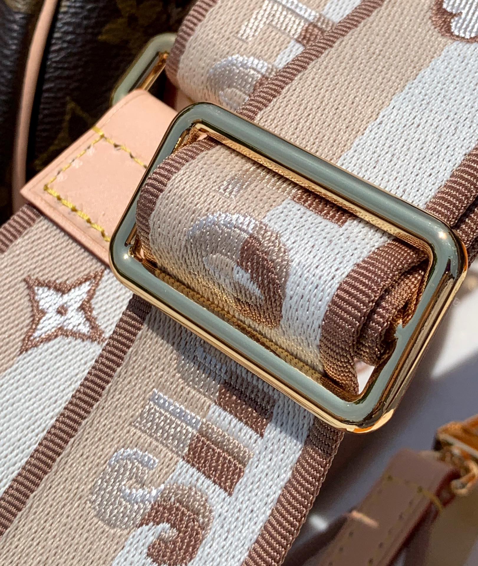 🌼 粉肩带尺寸20 x 13 x 12CM原厂渠道货！Lv M46222 新出的S🌼Peedy 20CM