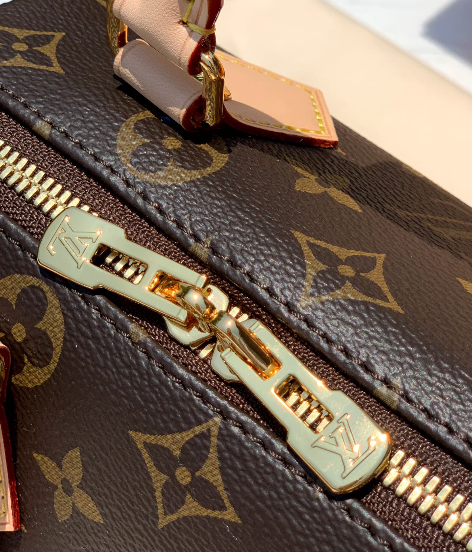 🌼 粉肩带尺寸20 x 13 x 12CM原厂渠道货！Lv M46222 新出的S🌼Peedy 20CM