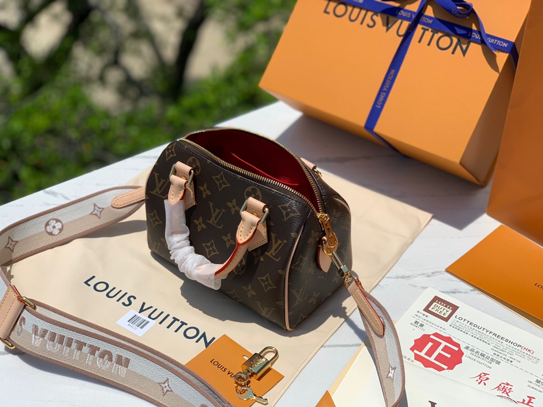 🌼 粉肩带尺寸20 x 13 x 12CM原厂渠道货！Lv M46222 新出的S🌼Peedy 20CM