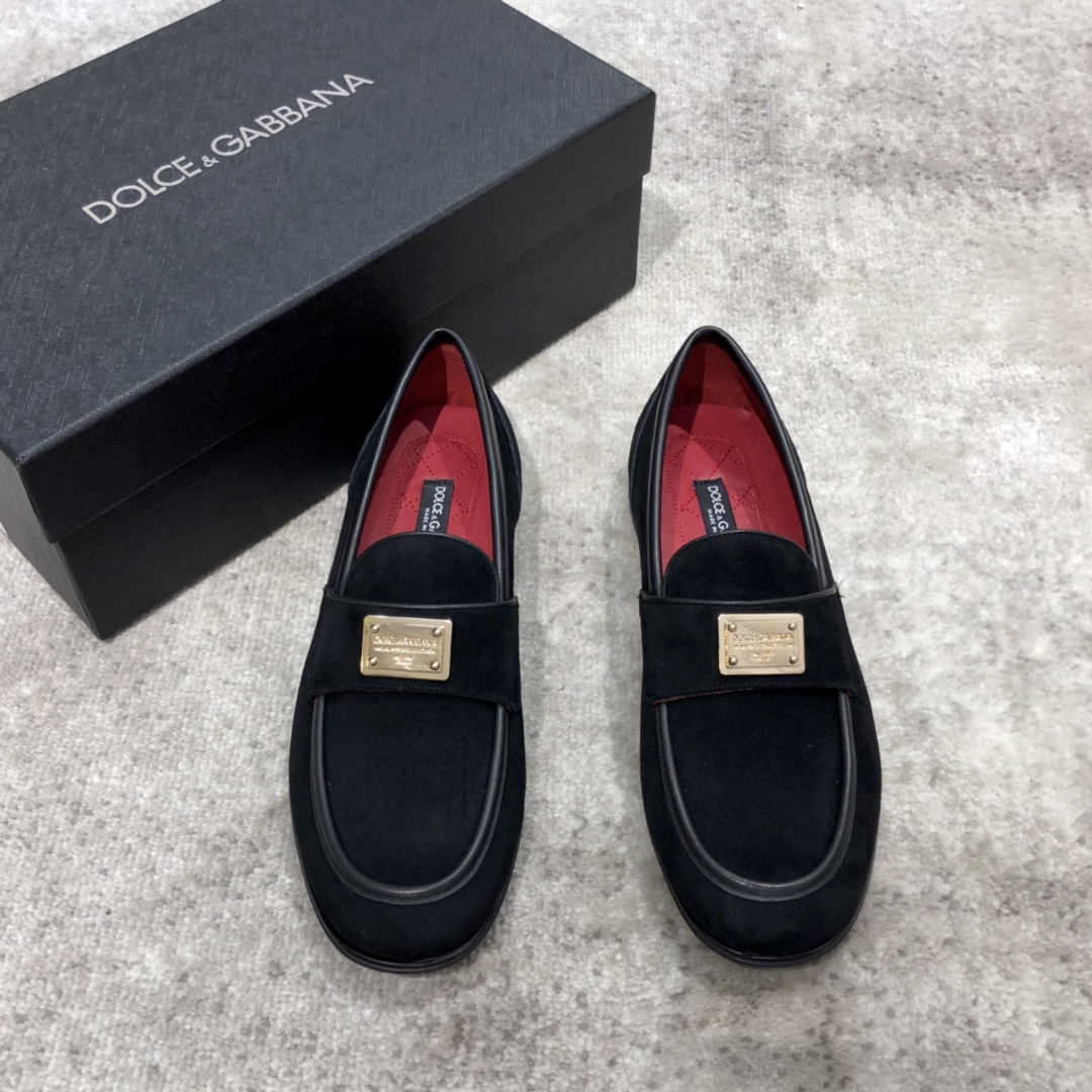 حذاء Dolce & Gabbana جلدي فاخر بتصميم كلاسيكي أنيق للرجال