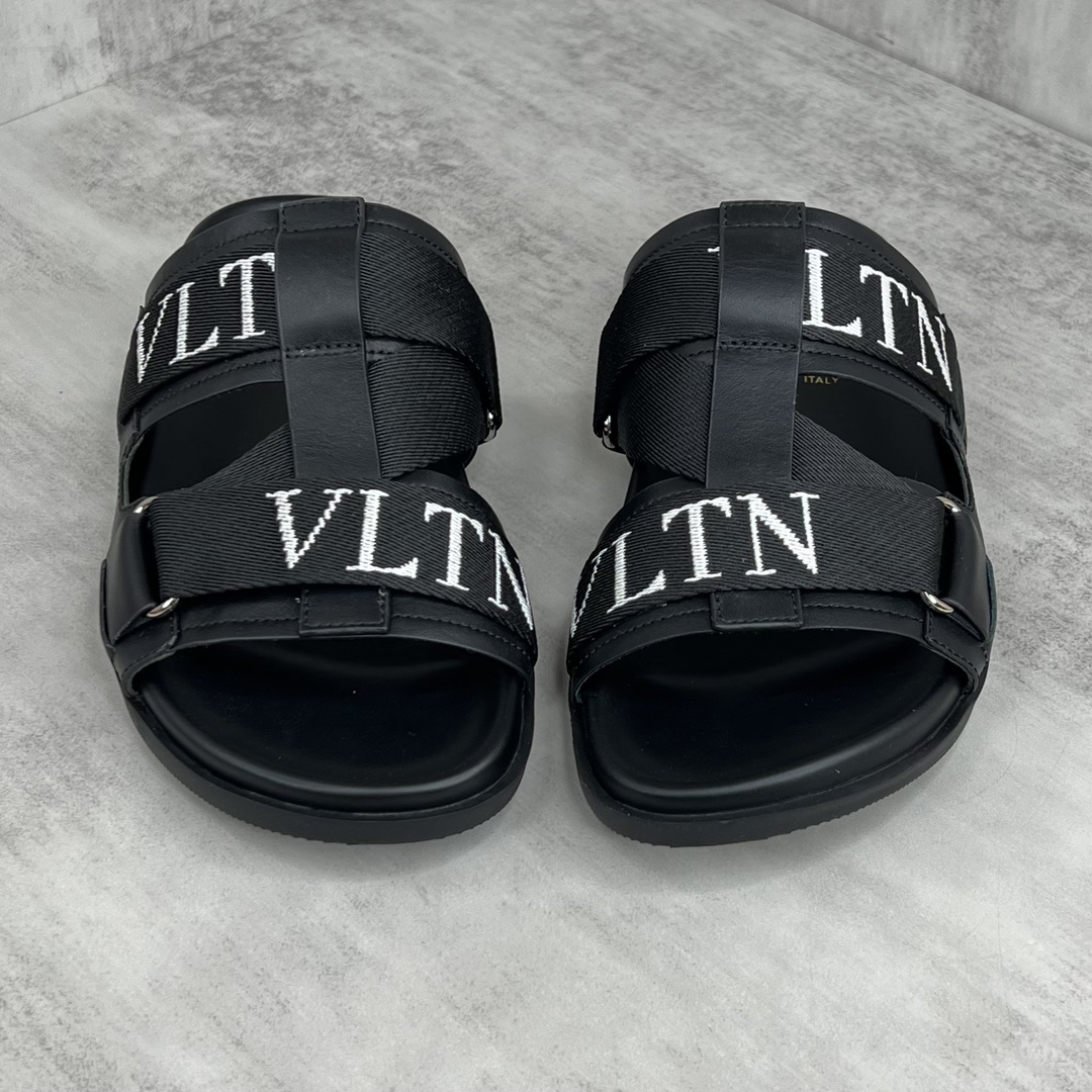Valentino 新款上架 VALENTINO 华伦天奴 代购男士春夏拖鞋 同步 鞋面意大利进口牛皮面料