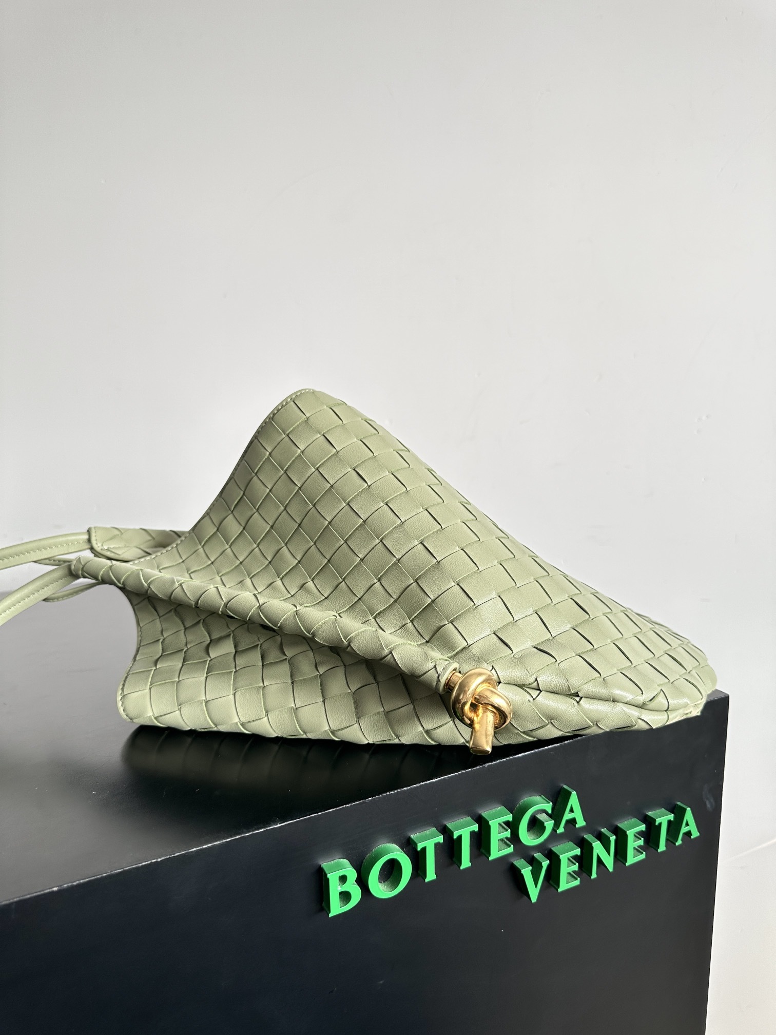 #BottegaVeneta葆蝶家杨幂同款SolsticeShoulderBa最新的一款包型內里还配一个