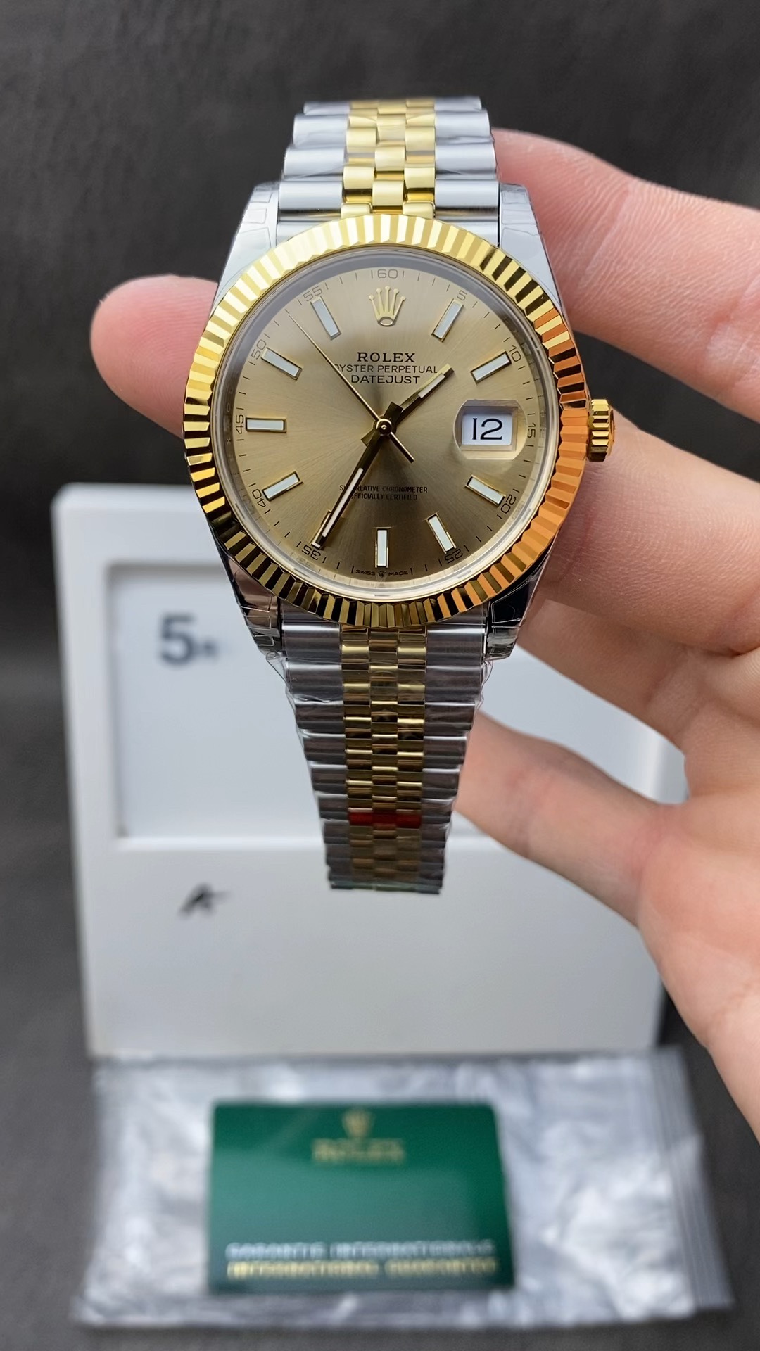 Rolex 间黄金香槟金日志 41mm