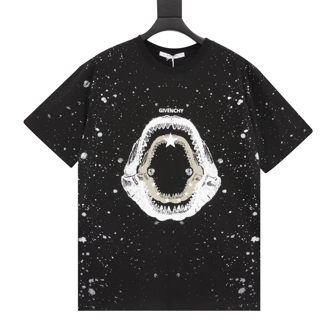 Recogida local (disponible en tiendas) Manga corta con cuello redondo y estampado de tiburones estrellados de…