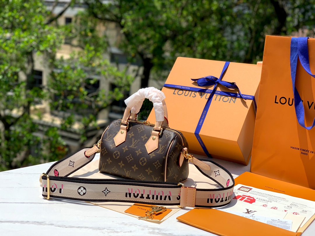 🌼m46234白肩带尺寸20 x 13 x 12CM百分百原厂货！S🌼Peedy Bandoulière