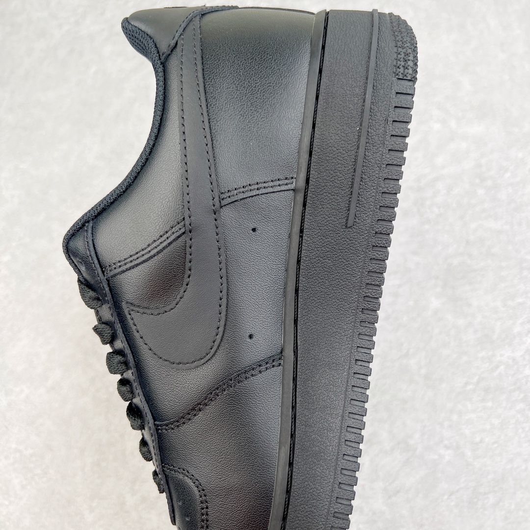 图片[7]-零售💰200 ＃G版纯原 NK Air Force 1 Low \’07 空军一号低帮经典板鞋 纯黑 CW2288-001 同步官方2022全新版本 不规则波浪大底咬花 全鞋电脑针车 工整有序 视觉效果满分 原厂拉帮手法 标准四线 密度针距针孔大小控制到位 原装反口里网布海绵 正确卡色网眼大小 新版鞋撑改用纸团代替 原厂港宝加持完美还原灵魂版型 原盒原配从里到外百分百还原 原厂全头层原厂皮料 原标原盒 内置Sole气垫 中底白色背胶 中底划线 已经无限的接近公司 原厂楦头 原厂刺绣 后跟弧度修正 独家私模最大开发到47.5 尺码：35.5 36 36.5 37.5 38 38.5 39 40 40.5 41 42 42.5 43 44 44.5 45 46 47.5 编码：by2936000-运动鞋