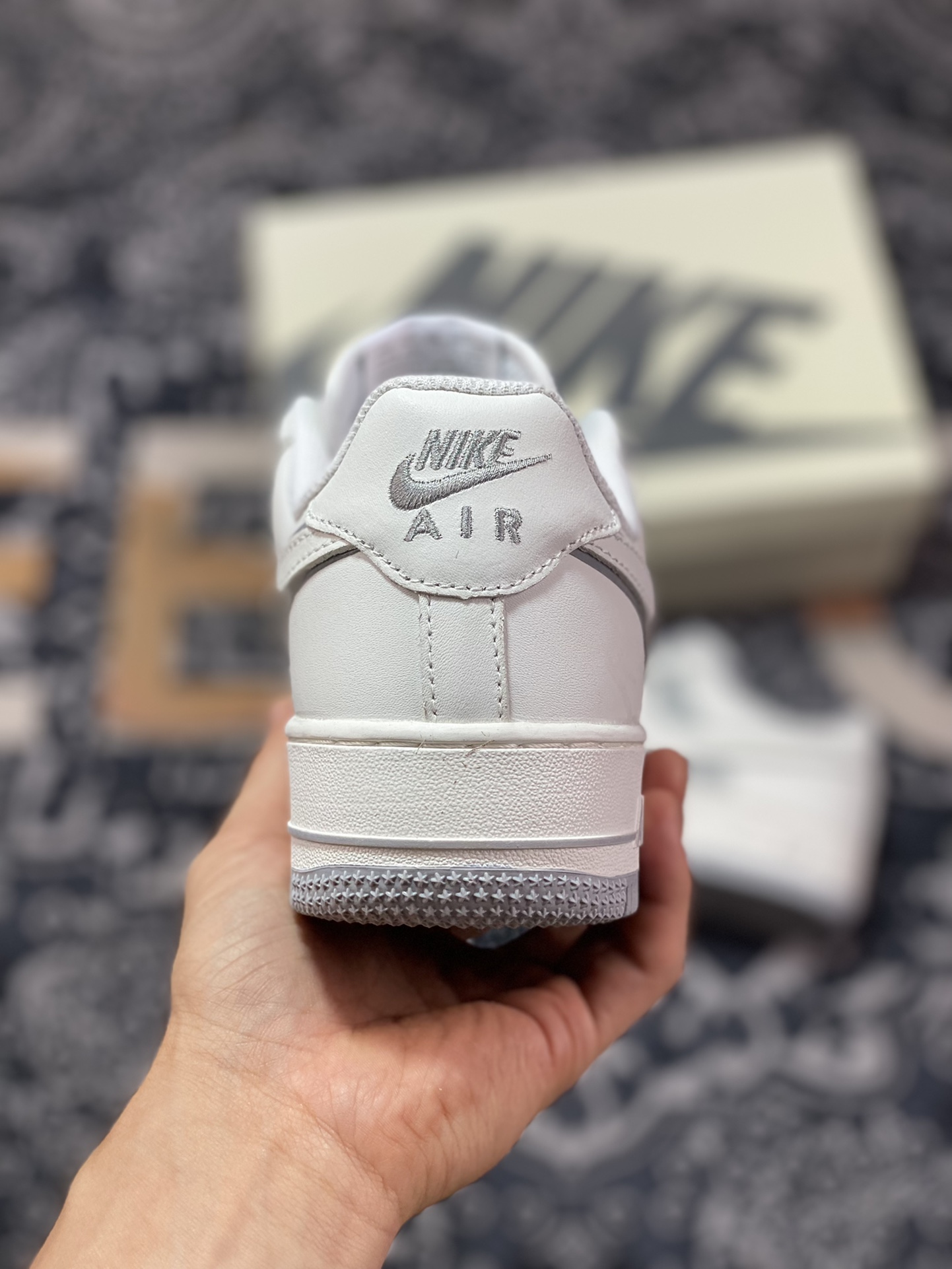 Nike Air Force 1'07 Low”White/Smoke Gray Air Force One sneakers ”leather white smoke gray stack hook” AV0303-726