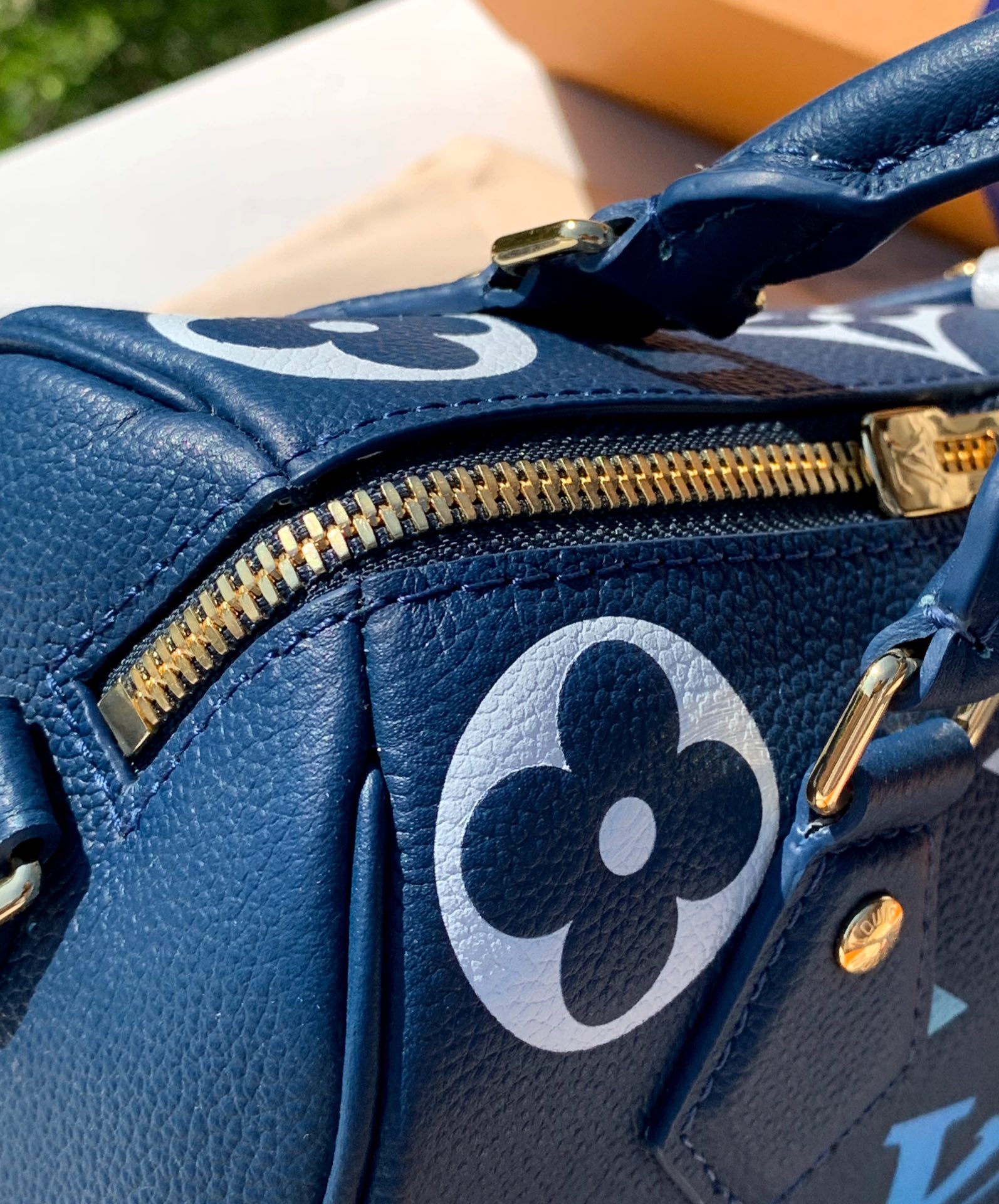 🌼 m46517尺寸 20.5×13.5×13cm渠道出货！愿称之为最美的LV s🌼Peedy20渐变蓝