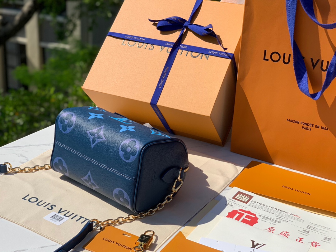 🌼 m46517尺寸 20.5×13.5×13cm渠道出货！愿称之为最美的LV s🌼Peedy20渐变蓝