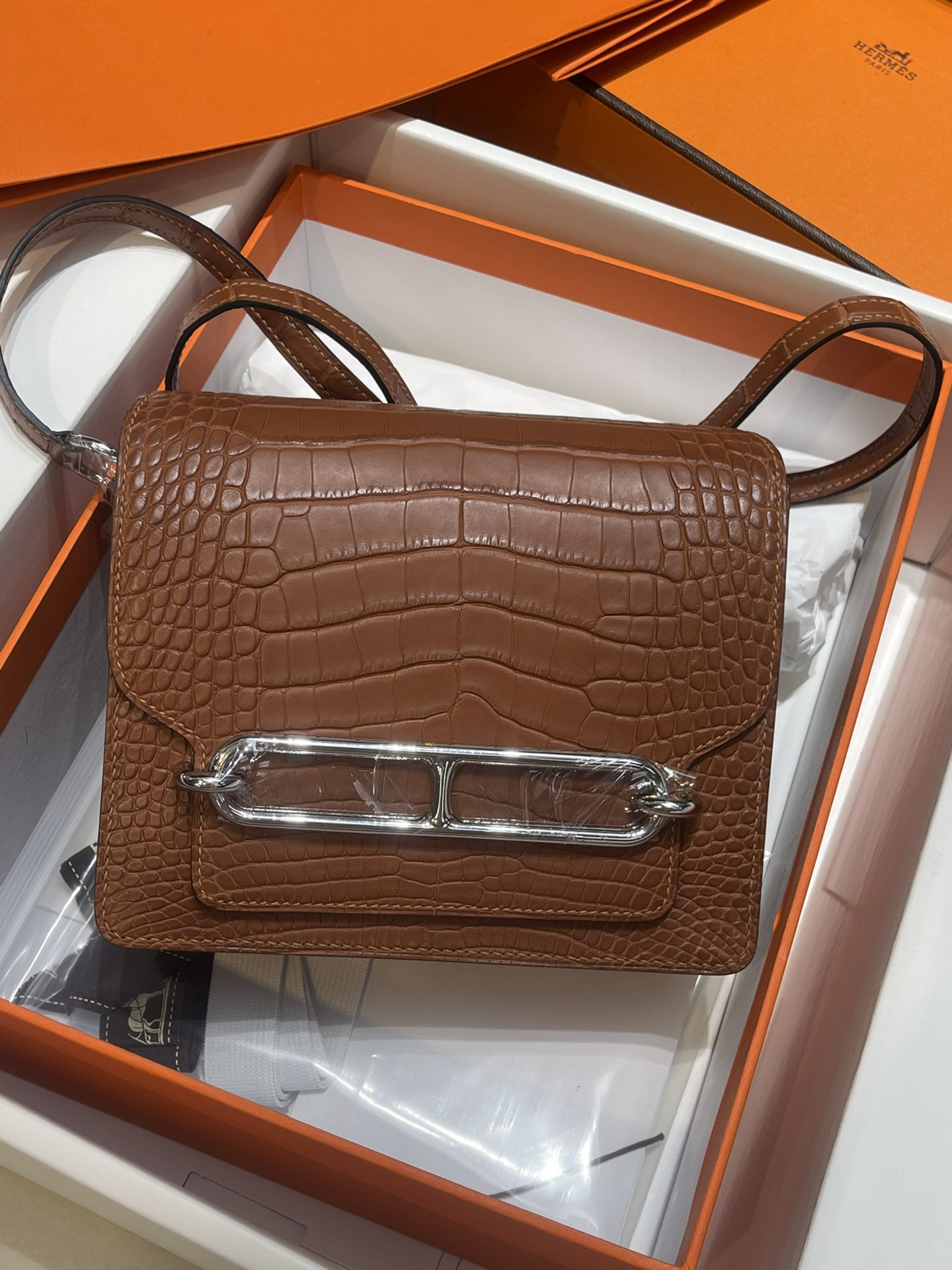 NO:700189,Pig nose, wax thread, fully hand-sewn, imported American crocodile, real shot, in stock, new, fully hand-sewn, in stock, Hermes, hermes, Hermes,19860909猪鼻子 蜡线全手缝 进口美洲鳄 实拍现货 新出 全手缝 现货,爱马仕,hermes,Hermes,,Bag