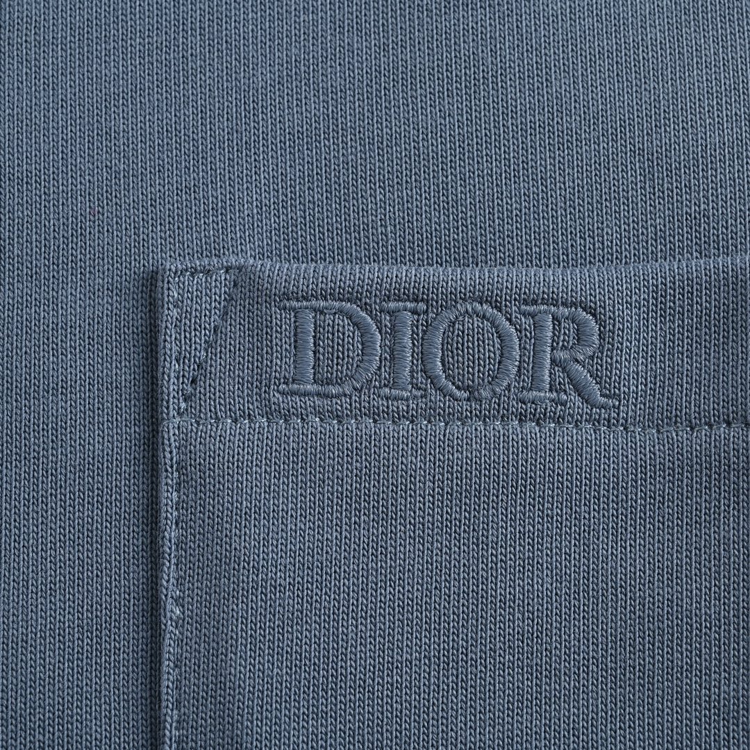 Dior/ 迪奥 23ss 花领口袋刺绣短袖 对色定染面料、刺绣工艺、提花扁机螺纹